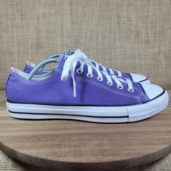 Converse Chuck Taylor All Star Low Top Canvas Sneakers Unisex Purple Men's 9.5 - Picture 1 of 8
